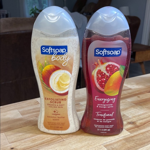 Softsoap Exfoliating Scrub and Energizing Body Wash Set - Picture 1 of 1